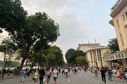 Không ngủ quên trên chiến thắng