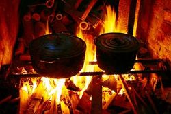 Chữ và nghĩa: Tháng Giêng bếp chủ nhà, tháng 3 bếp con ở