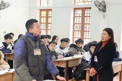Ý chí mạnh mẽ của nam sinh tật nguyền suốt 11 năm đạt học sinh giỏi