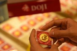 Giá vàng hôm nay 17/3: Chờ tín hiệu mới, rập rình tăng giá
