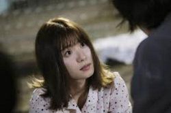 Du lịch đầu năm về mua cho mẹ chồng chiếc áo, khi bà vừa mặc thử lên người đã buông một lời khiến tôi nghẹn đắng