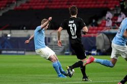 De Bruyne nã đại bác bắn hạ Monchengladbach, Man City nhẹ nhàng vào tứ kết
