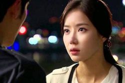 Chết lặng khi biết chồng và gái ế cơ quan 'giao lưu tình cảm'