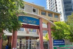 Vụ nữ sinh lớp 10 bị đánh ở Sài Gòn: 15 em bị kỷ luật
