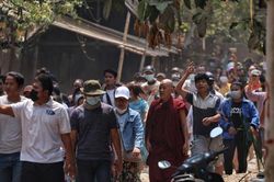 Hội Phật giáo quyền lực nhất Myanmar chỉ trích quân đội