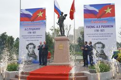 Khánh thành Tượng đài Đại thi hào Nga A.S.Pushkin
