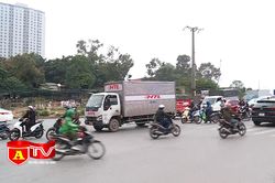 Ùn tắc giao thông nghiêm trọng đoạn qua bệnh viện K - cơ sở Tân Triều