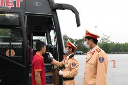 Kiểm soát chặt lái xe khách, phòng ngừa 'tử thần' trên Quốc lộ