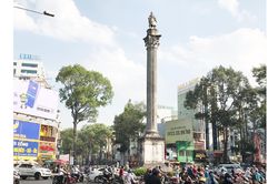 Cấp thiết tu bổ tượng đài