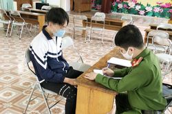 Hà Nội: Công an vào cuộc vụ nữ sinh đánh nhau, đăng hình ảnh lên mạng xã hội