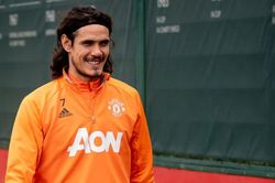 Cavani tái phát chấn thương, lỡ hẹn trận gặp Milan
