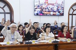 Trung ương 'nhường' hai suất ĐBQH cho ngành y tế của Hà Nội, TP.HCM