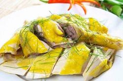 Luộc gà xong nhớ làm ngay bước này, món gà giòn sần sật không nát ai cũng thích