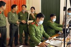 Giám đốc Công an trực tiếp kiểm tra công tác cấp CCCD tại xã