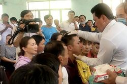 'Thần y', 'lương y' kê đơn thuốc tiền triệu trên mạng