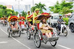 Đất Hà Thành, nỗi lo 'gì cũng có mà khách thì không có'