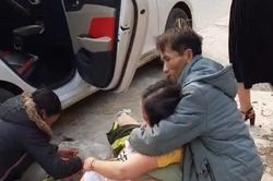Clip: Sản phụ Nghệ An sinh con thành công ngay bên lề đường