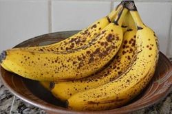 Chuối bình thường đã tốt, khi chín có đốm đen lại càng quý hơn