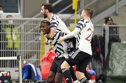 Pogba lập công, MU 'tiễn' AC Milan rời Europaleague