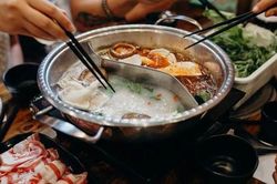 3 thói quen ăn uống gây ung thư thực quản cực nhanh, tất cả đều nằm trong 'danh sách đen' của WHO nhưng ít ai để ý