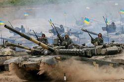 Ukraine dồn 90.000 quân, 450 xe tăng, hơn 100 máy bay áp sát Donbass