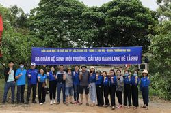 Văn phòng Báo GD&TĐ vùng Bắc Trung Bộ tham gia làm sạch môi trường