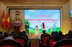 Tọa đàm 'Yêu thương và chia sẻ'