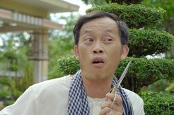 Danh hài Hoài Linh giải thích về clip 'tự thông cống móc bùn'