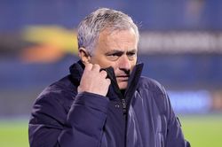 'Mourinho không tồi, nhưng chiến thuật đã lỗi thời'