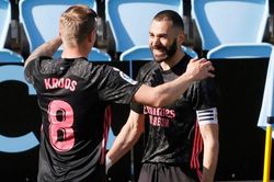 Celta Vigo 1-3 Real Madrid: Benzema tỏa sáng rực rỡ, Real Madrid tiến gần Atletico