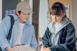 Hình ảnh mới nhất của Kim Bum và Ryu Hye Young khiến đông đảo trái tim netizens 'chao đảo'