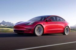 Elon Musk nói gì trước tin đồn Tesla làm ô tô gián điệp tại Trung Quốc?