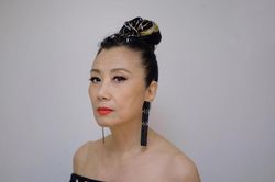 Tủ đồ hiệu xa xỉ của 'chị đại 74 tuổi' Uông Minh Thuyên