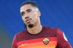 Tình thế đảo lộn của Smalling ở AS Roma