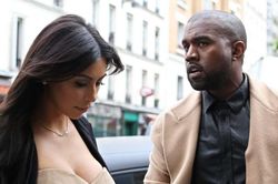 Kim Kardashian chơi chiêu với Kanye West?
