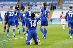 Leicester 3-1 MU: Iheanacho rực sáng, Fred tội đồ, MU bị loại khỏi cúp FA