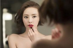 3 thứ phụ nữ đừng dại keo kiệt với bản thân kẻo càng về già càng bất hạnh