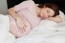Mẹ bầu chỉ cần làm điều đơn giản này đảm bảo không bị đau lưng khi mang thai