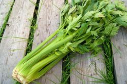 Những loại rau xanh giá rẻ là 'thần dược' chống ung thư nhưng người Việt thường xuyên bỏ qua