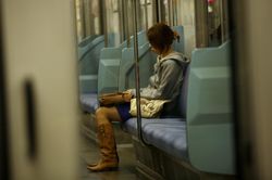 Nhiều người trẻ Nhật nghèo khó, kiếm sống qua ngày