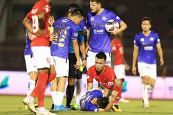 Hà Nội thắng TP Hồ Chí Minh 3-0, Hùng Dũng dính chấn thương nghiêm trọng