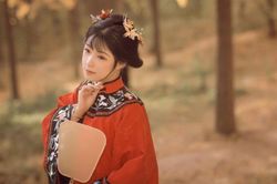 Nhờ nốt ruồi ở lòng bàn chân, nha hoàn đổi đời làm mẹ hoàng đế
