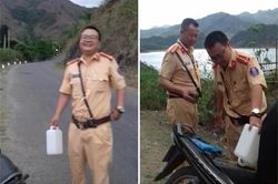 Hết xăng giữa đường cô gái bỗng có 'quý nhân phù trợ'