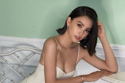 Hoa hậu Tiểu Vy khoe đường cong đẹp từng centimet