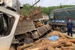 Vụ tai nạn thảm khốc tại Thanh Hóa: Xe tải chở quá 5 người so với quy định