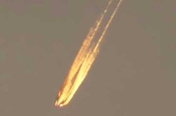 UFO bốc cháy trên bầu trời Australia
