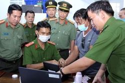 Khen thưởng Công an các địa phương vượt chỉ tiêu trong việc cấp CCCD