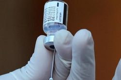 Chia sẻ vắc-xin COVID-19: Nước giàu đang từ chối trách nhiệm
