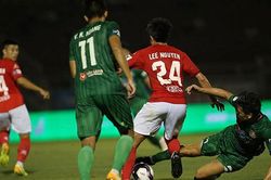 Hùng Dũng chấn thương nặng, Lee Nguyễn 'quên' nhắc đồng đội