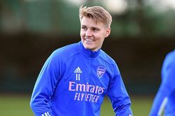 Arsenal: Hãy mua đứt Odegaard!